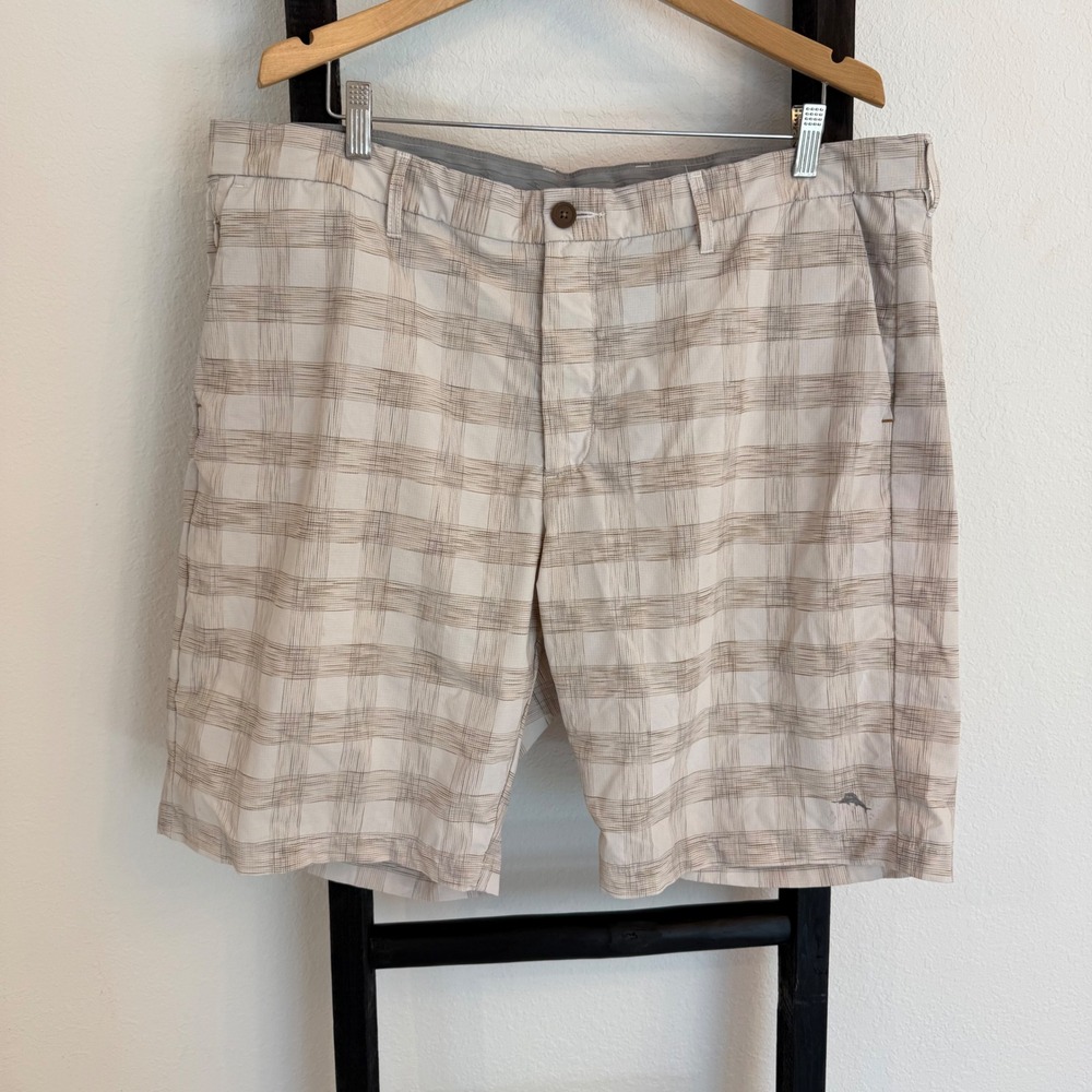 Tommy Bahama Mens Size 40 Plaid Golf Shorts‎ Beige Tan Fish Logo